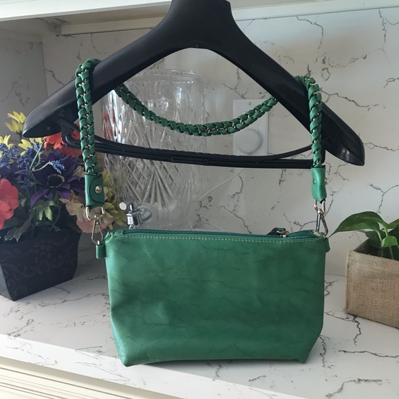 Green Spacious Shoulder Handbag - Picture 3 of 4